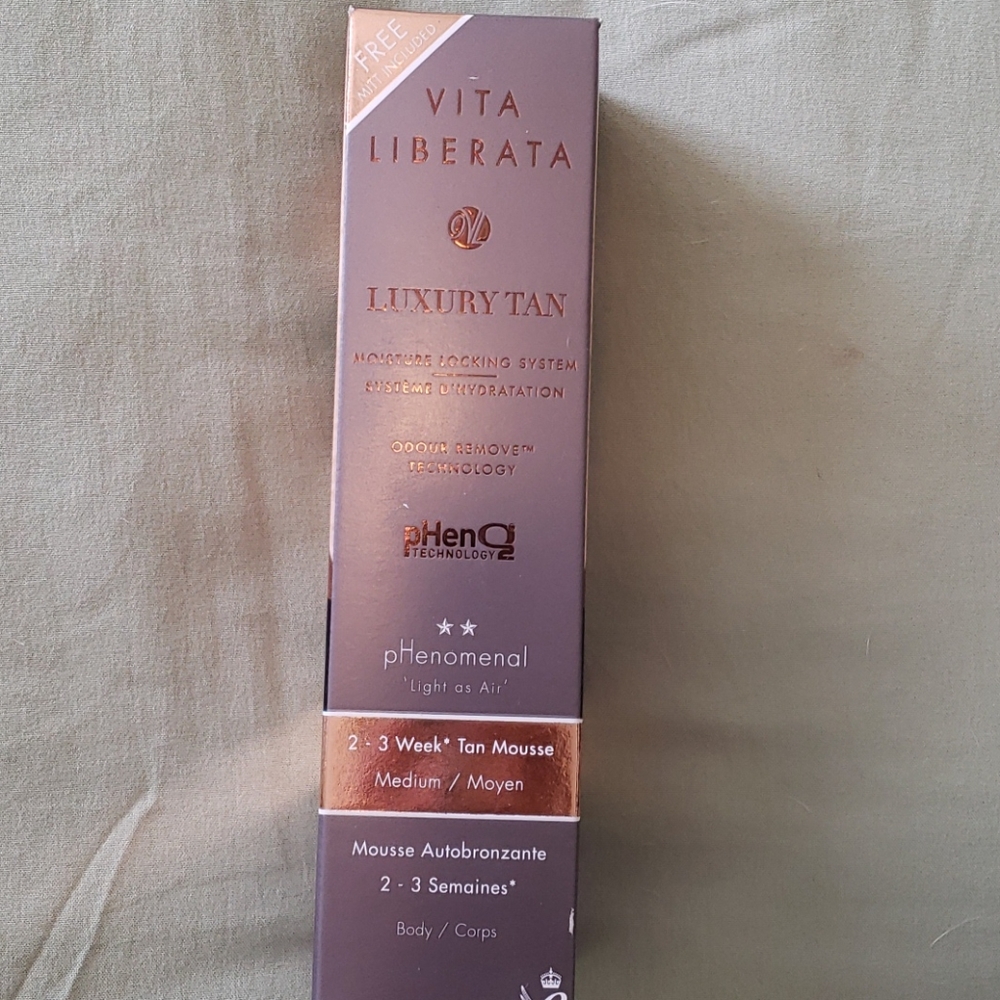 Vita Liberata tanning mousse with glove